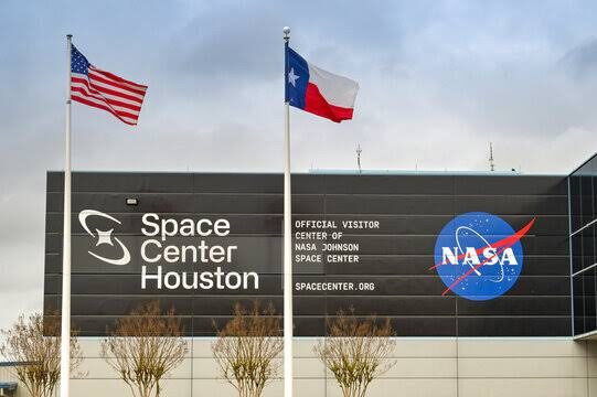 On-site packaging and custom wood crating services for aerospace and high-tech equipment near Space Center Houston, TX.